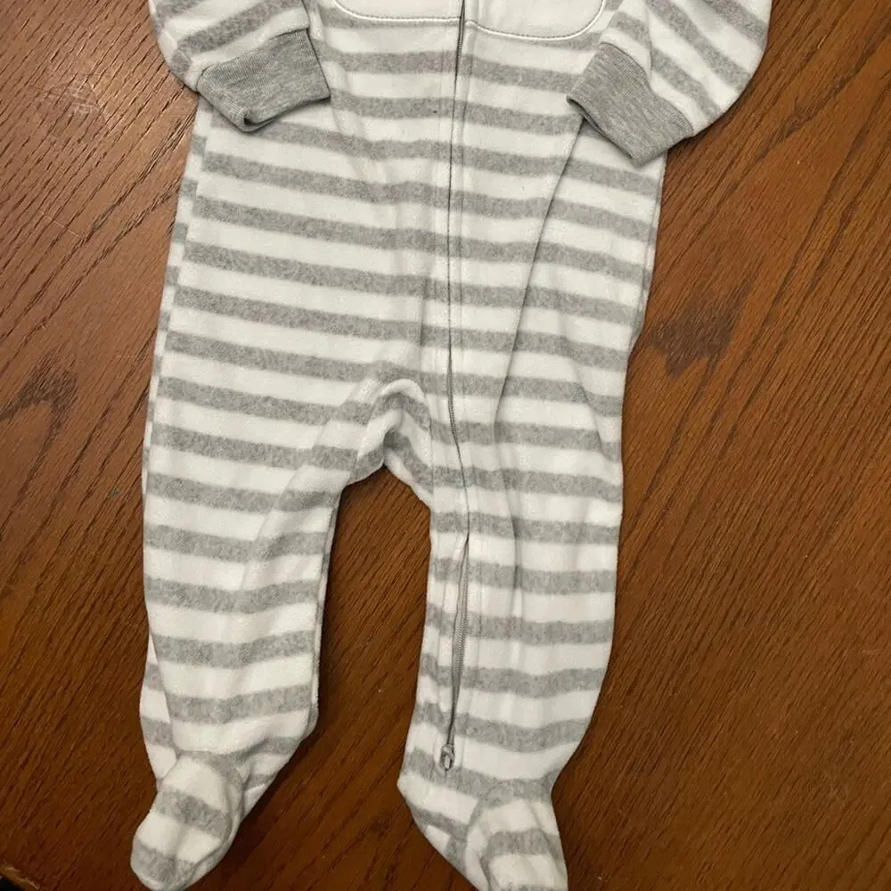 Carters cloud footie pajamas size 6m